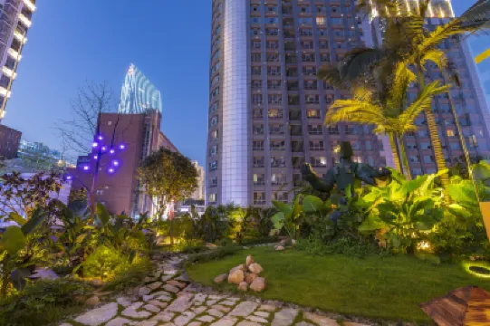 VYLUK Hotel (Chongqing Guanyinqiao Light Rail Station) Hotels in Chongqing