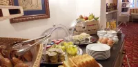 Hôtel le Chantilly - servizio colazione