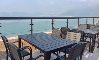 Pinhai Holiday Hotel