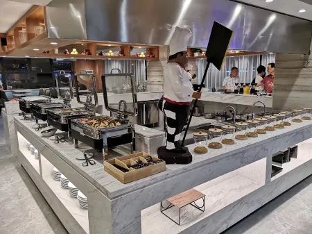 Kyriad Marvelous Hotel (Heyuan  Hakka Culture Park) Отели рядом с достопримечательностью «First High-Altitude Fountain in Asia»