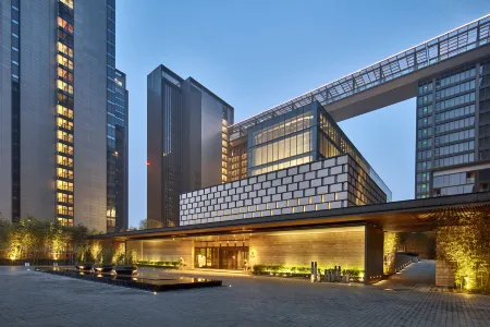 The Lalu Nanjing Отели рядом с достопримечательностью «Nanjing Qing'ao Center»