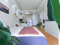 张家界盛夏家庭公寓 - 紫菜波西米亚大床房