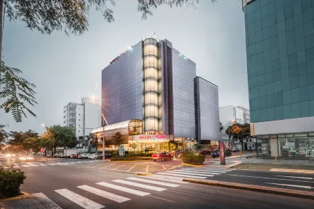 Nobility Grand Hotel Отели рядом с достопримечательностью «Complejo Arqueologico Mateo Salado»