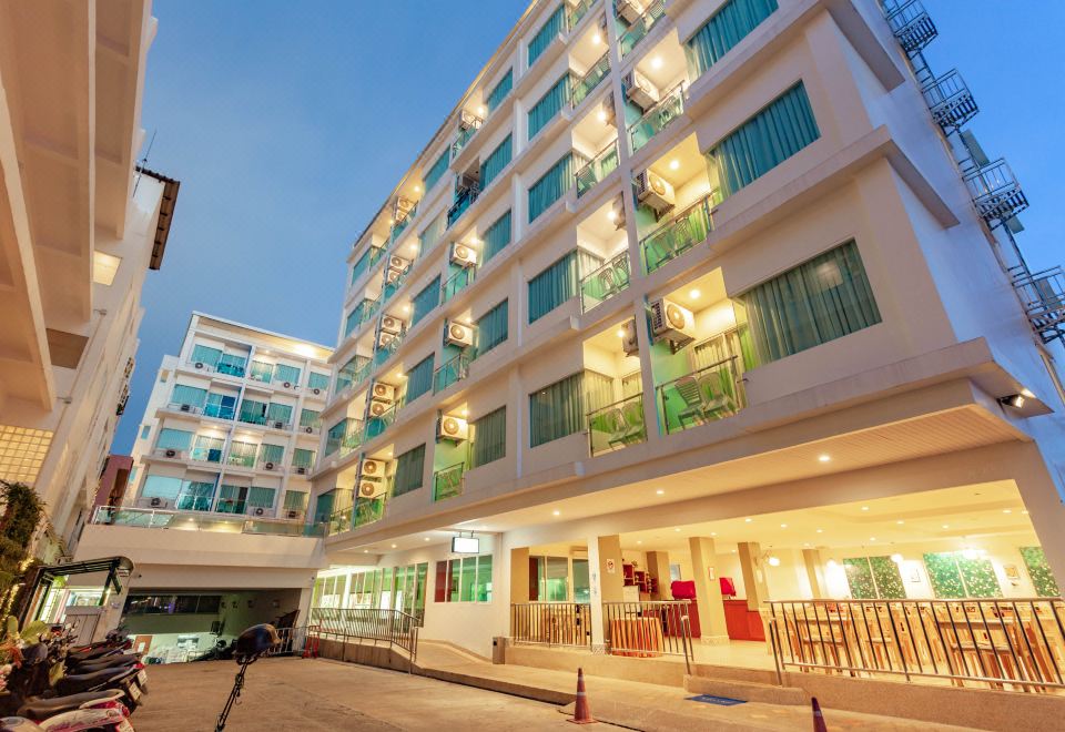 2. 바우만카사 비치..