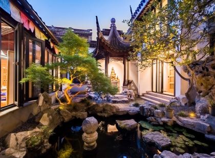 Floral Lux Hotel · Taimuting Hotel (Tongli)