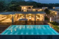 Acre of Pure Land · Valley Hot Spring Resort - Infinity Pools