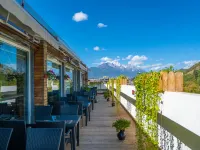 Lijiang ancient city Zangyuan snow mountain view hotel (big water wheel shop) فنادق في ليجيانغ