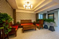 Meet Luck Hotel – West/East Alleys & Elephant Trunk Hill