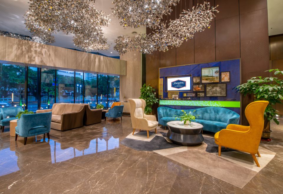 4. 햄튼 바이 힐튼..