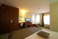 Savoy Hotel Hotels near Timisoara Traian Vuia International Airport