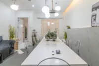 ZEFLOWERS Designer Apartment(Nantong Wanda Plaza)