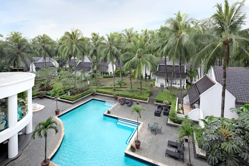 Aryaduta Lippo Village - parcheggio