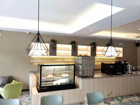 Shishang Qingliu Hostel Отели рядом с достопримечательностью «Shiwei Peak»