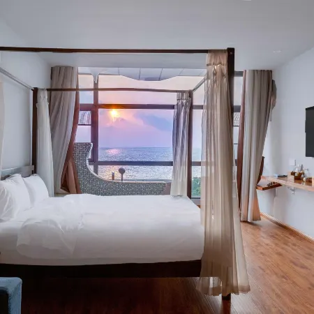 Nahai Seaview Inn