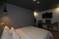 Hotel Gray