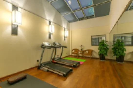 雲上四季尚品飯店（昆明拓東路塘子巷地鐵站店）