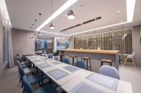 Homeinn Selected Hotel (Nanning Jinhu Square Subway Station)