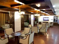 White Jade Snowy Meadow Hotel Hotel a Baiyü