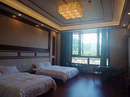 Longli Wolong Inn
