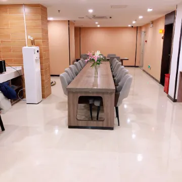 7 Days Premium Hotel (Beijing Tiananmen Square Xidan Subway Station) Отели рядом с достопримечательностью «Станция метро Xidan»