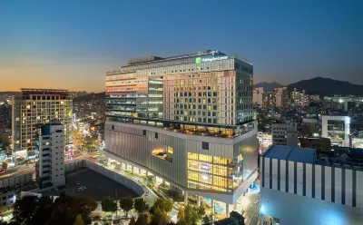Holiday Inn Express Seoul Hongdae Các khách sạn ở Đại học Sinchon/Hongik
