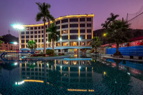 Longfeng Sports Theme Hotel - Rooftop Pools