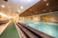 Longfeng Sports Theme Hotel - Swimmingpools