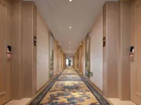 Vienna Hotel (Yueyang east railway station store)