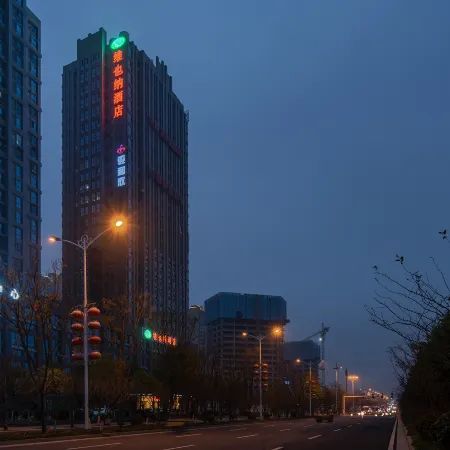 Vienna Hotel (Yueyang east railway station store)