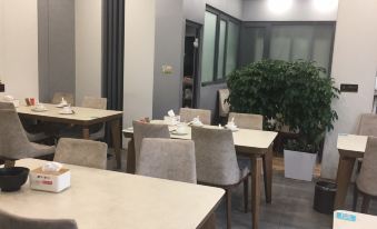 Huimou Jiangbian Courtyard Hotel