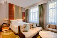 Light Luxury Hotel(Heihe Heilongjiang Riverside)