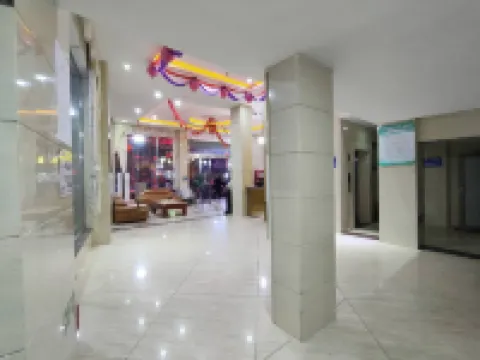 Ruijin Huali Business Hotel