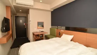 200q1c000001e53w2AE25 R 320 180 R5 D