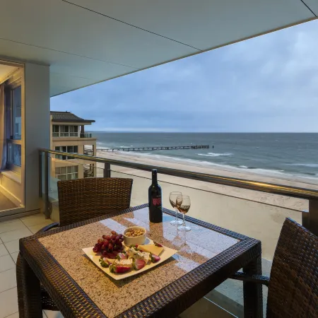 Oaks Glenelg Plaza Pier Suites