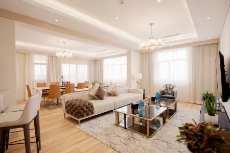 The Q Hotel & Suite Vientiane Отели рядом с достопримечательностью «Будда-парк»