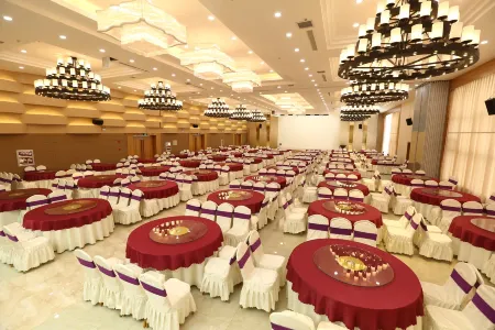 Hailanjiang Hotel Отели рядом с достопримечательностью «Longshan Korean Folk Village»