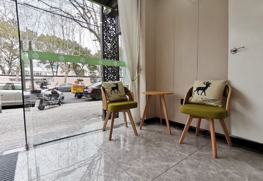 상하이 진루이 호텔의 외관