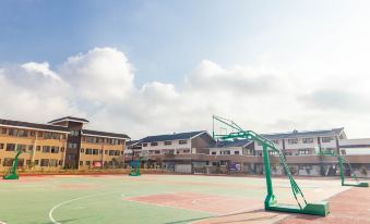 3. Howell H..