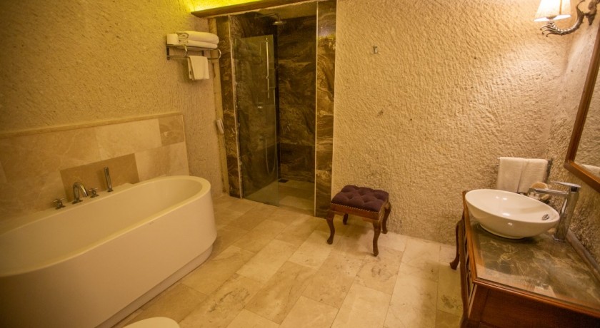 Artemis Cave Suites