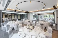Amora Hotel Riverwalk Melbourne Hotels in Kew