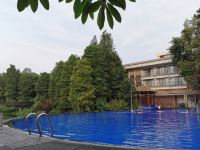 广州白云湖畔酒店(广东南湖旅游中心) - 室外游泳池