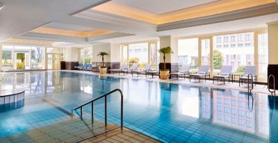 屋内プール ザ・リッツ・カールトン大阪の写真