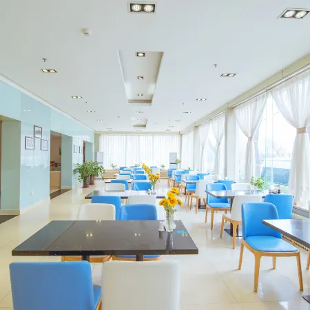 Jinjiang Inn (Jinan Daming Lake Baotu Spring) Отели рядом с достопримечательностью «Озеро Дамин»