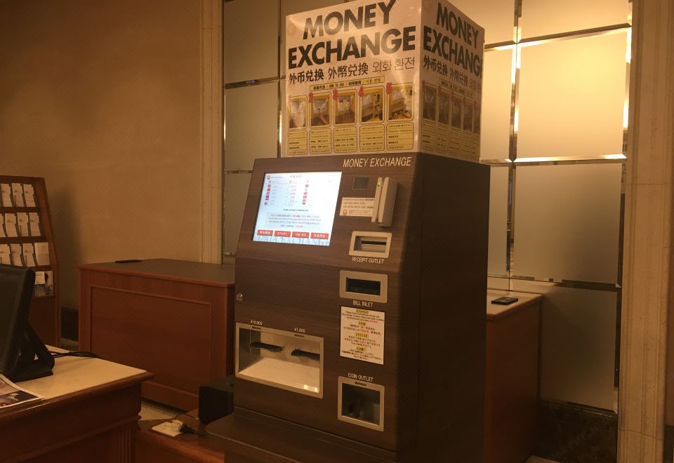 4. 호텔 메트로폴리..