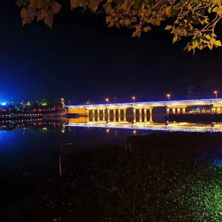 Jingtong Shangpin Hotel (Beiliu Bus Terminal)