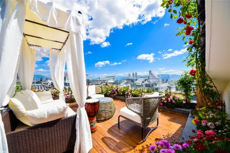 Dali's Early Dust Style · Life Aesthetic Designer Отели рядом с достопримечательностью «Three Pagodas Reflection Park»