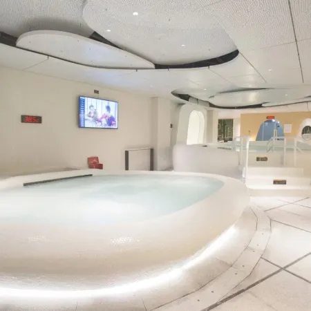 Longshun Hotel