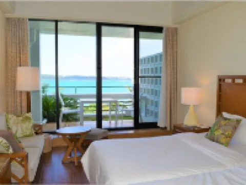 ザ・ムーンビーチ　ミュージアムリゾート 恩納村のホテル