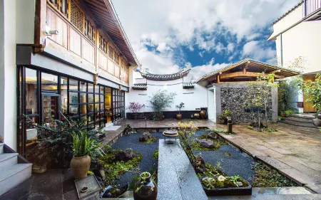 TengChong Shichu Hot Spring Hotel Отели в г. Тенчун