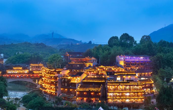 Floral Hotel Furong Town Galaxy Heights Hotel(Wangcun Waterfall Store)